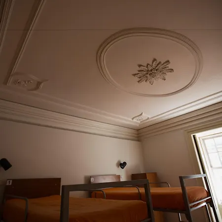 Hostel Hi - De Juventude Γκιμαράες