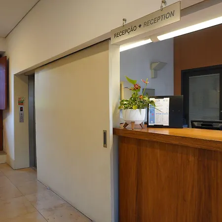 Hi - De Juventude Hostel Γκιμαράες