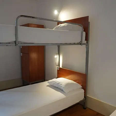 Hi - De Juventude Hostel Γκιμαράες