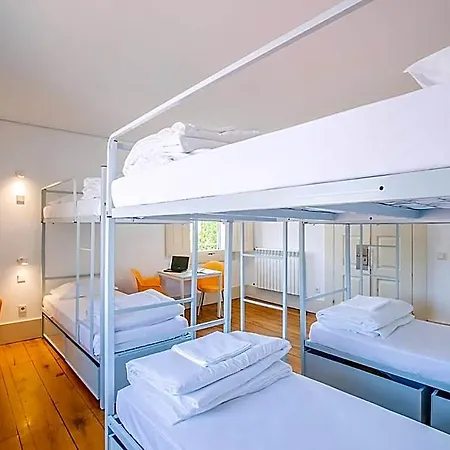 Hostel Hi - De Juventude Γκιμαράες