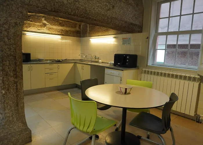 Hi - De Juventude Hostal Guimarães