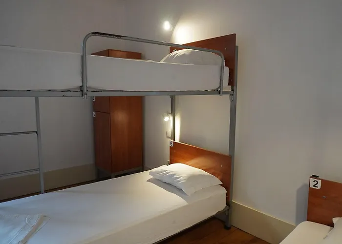 Hi - De Juventude Hostal Guimarães